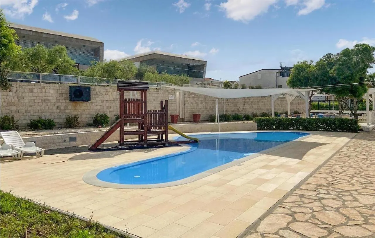 Punta Skala Residence 돈제페트레케인 아파트