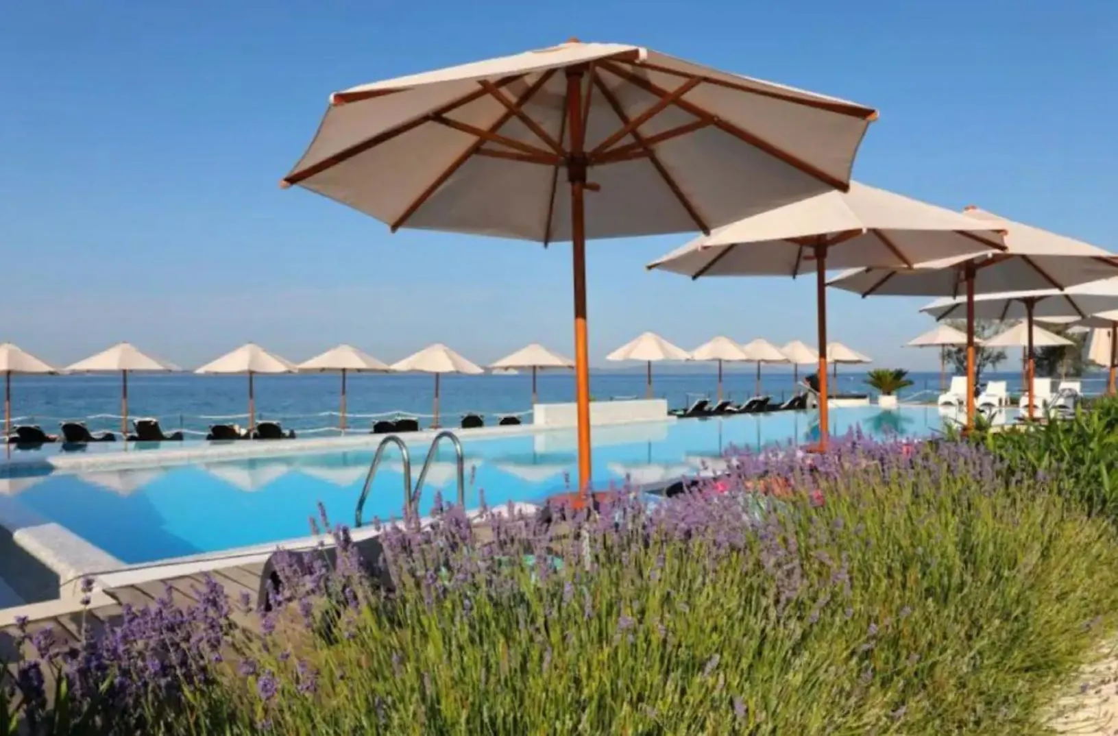 아파트 Punta Skala Residence 돈제페트레케인